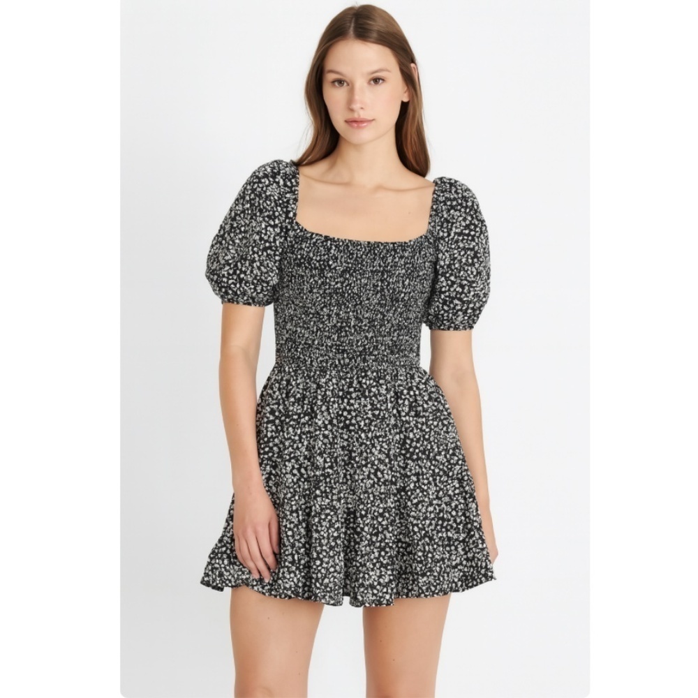 Dizzy Lizzy of Los Angeles Smocked Black & White 100% Cotton Dress Size Medium